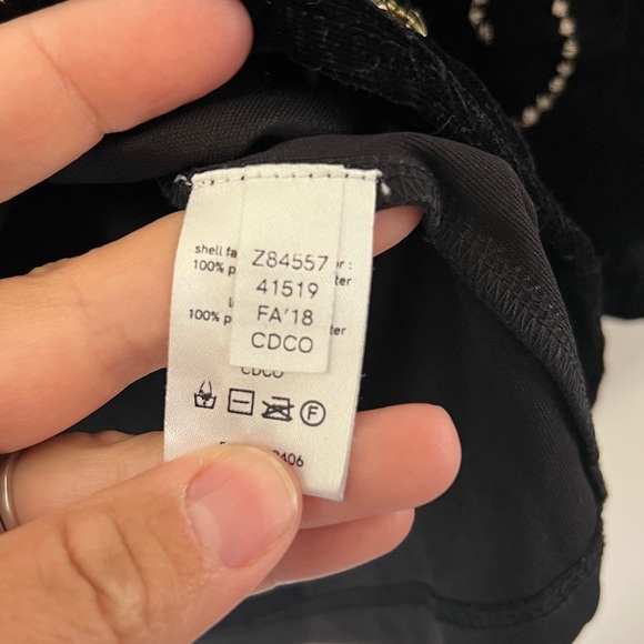 VENUS Black Velvet Embroidered Beaded Sequin Bell Sleeve Top Size 6 NWT - Picture 7 of 14